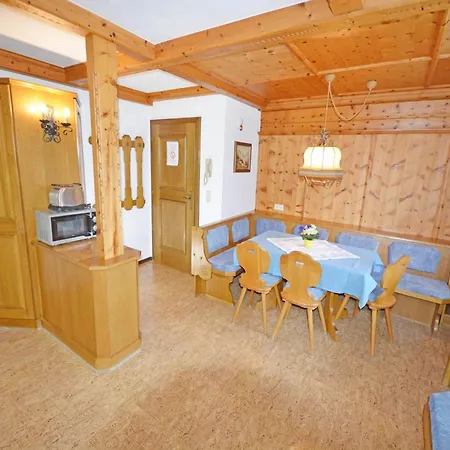In Arzl-wald With Mountain Views, Cleaning Included Apartment *
